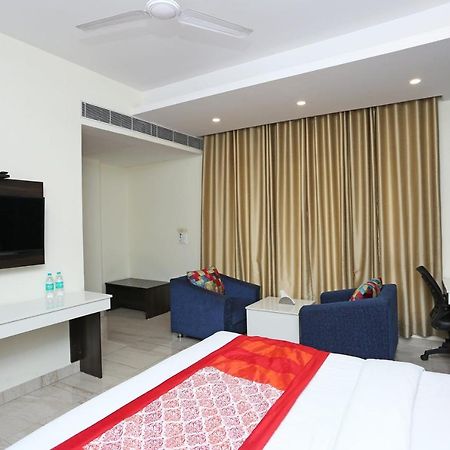 Oyo 8132 Hotel Kukreja 데라둔 외부 사진