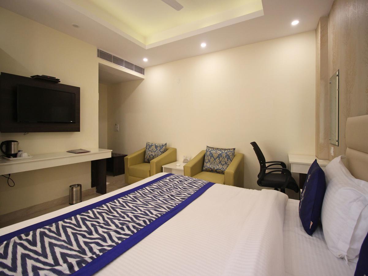 Oyo 8132 Hotel Kukreja 데라둔 외부 사진