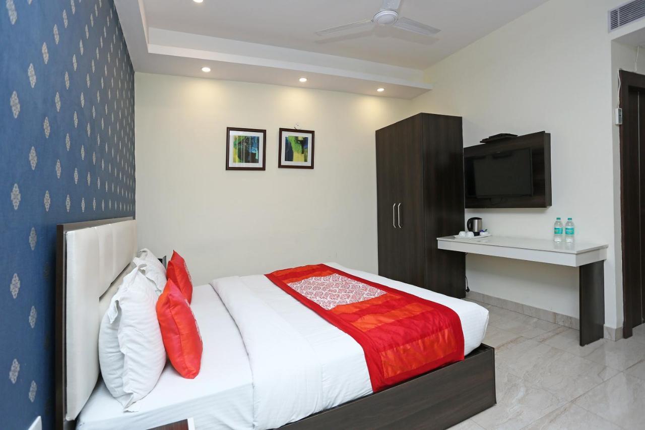 Oyo 8132 Hotel Kukreja 데라둔 외부 사진